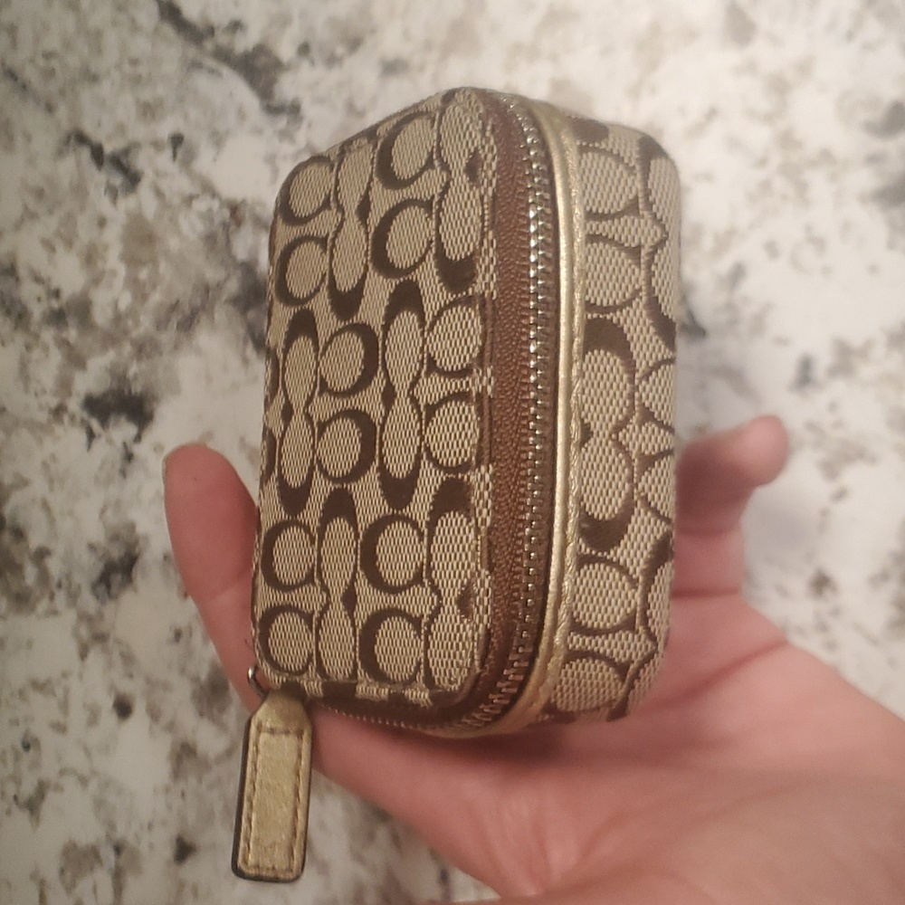 Coach Weekly Pill Box In Signature Canvas. Gem